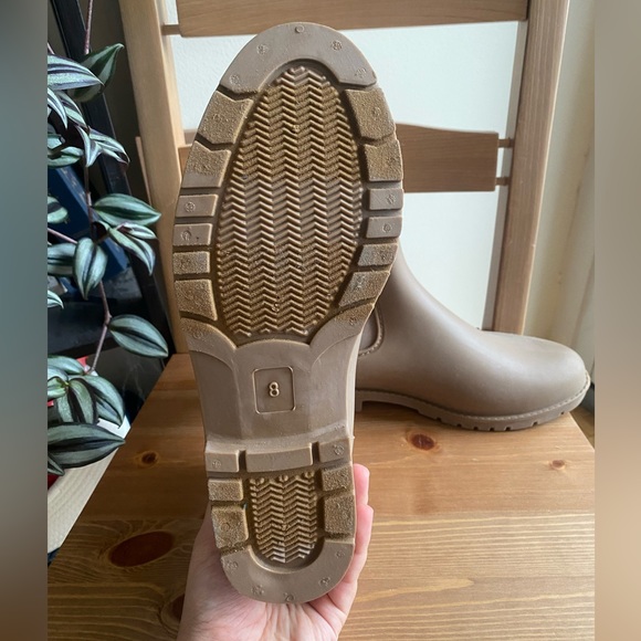 Old Navy Rain Boots - Picture 2 of 3